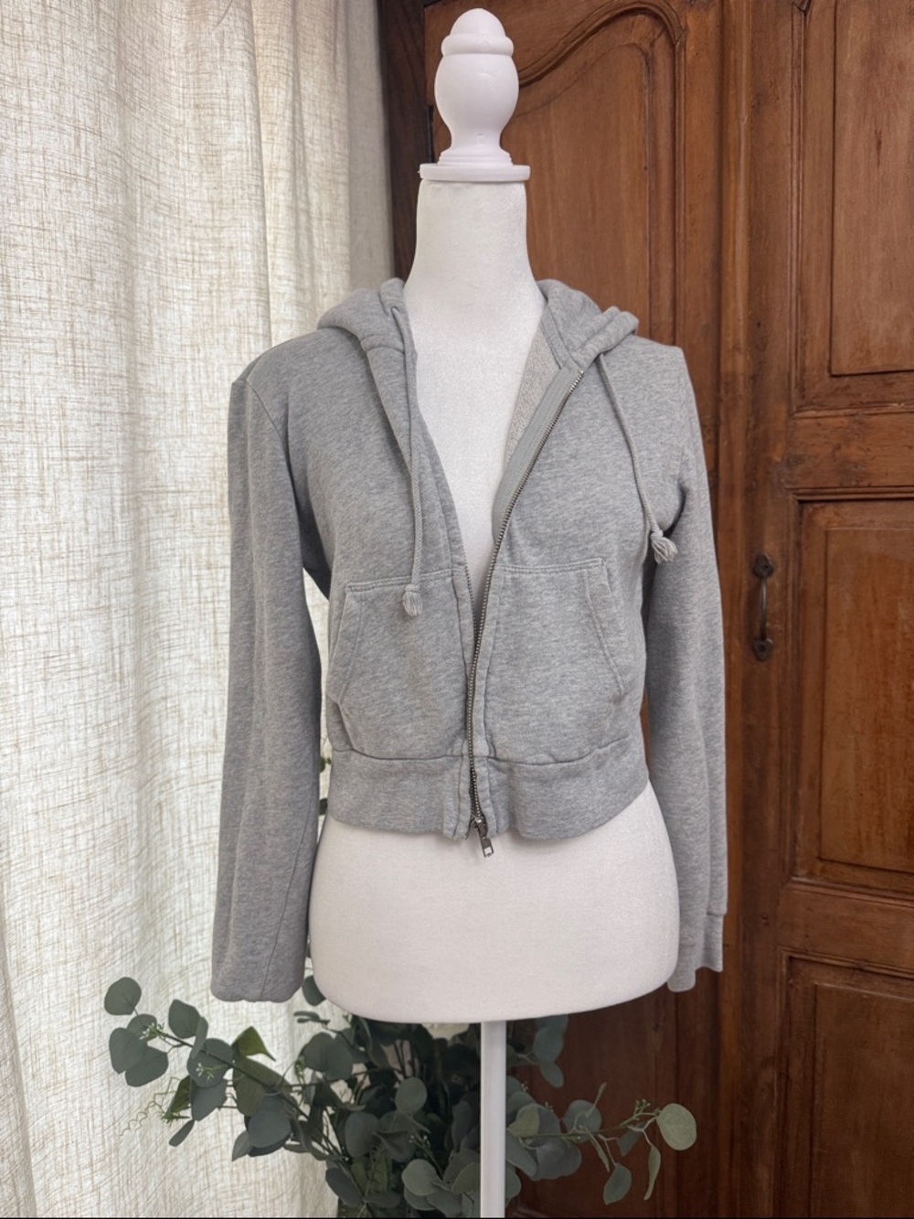 Brandy Melville Light Gray Cropped Zip Hoodie
